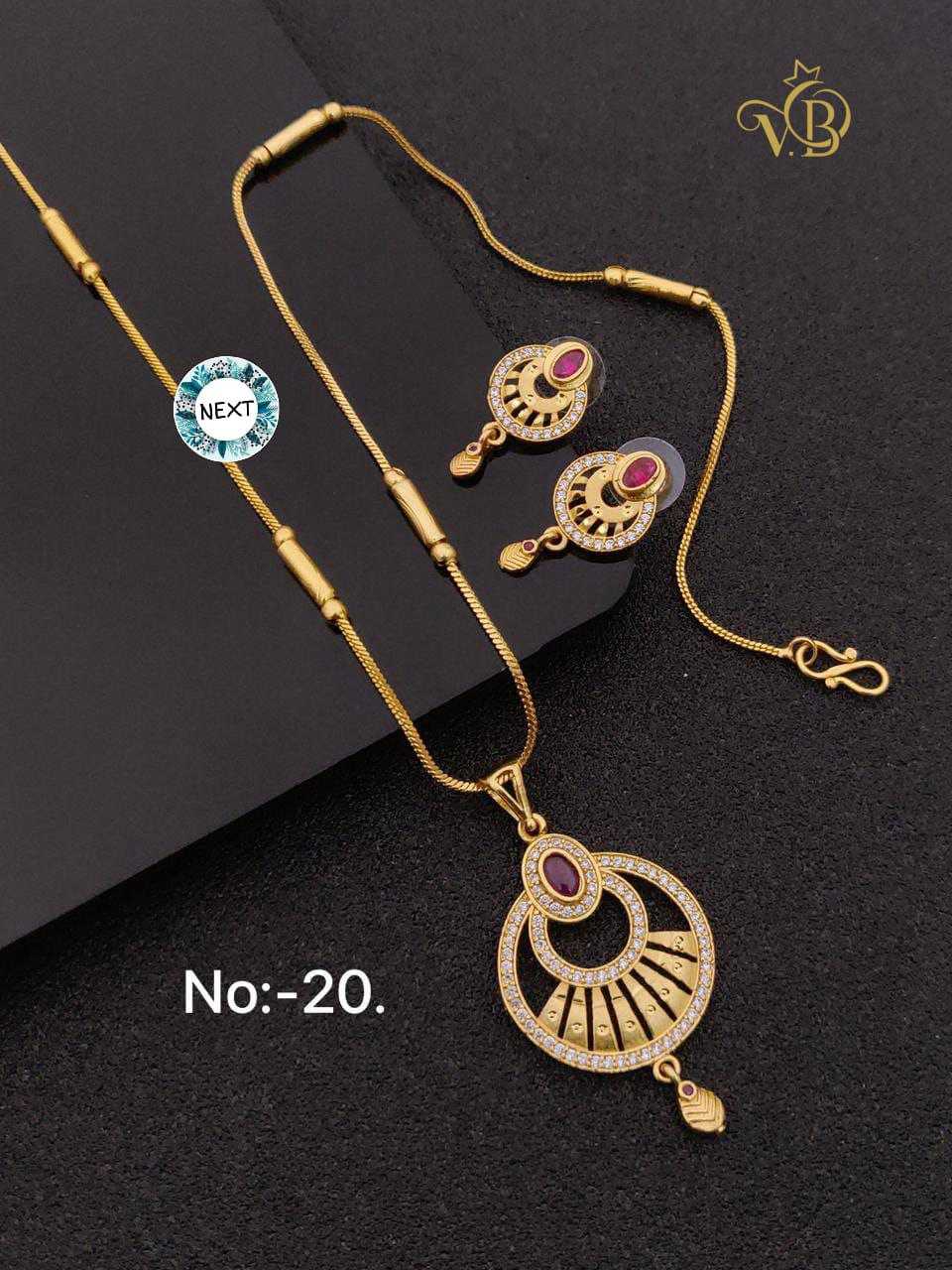 AD Stone Pendant Set with Geometric Pattern