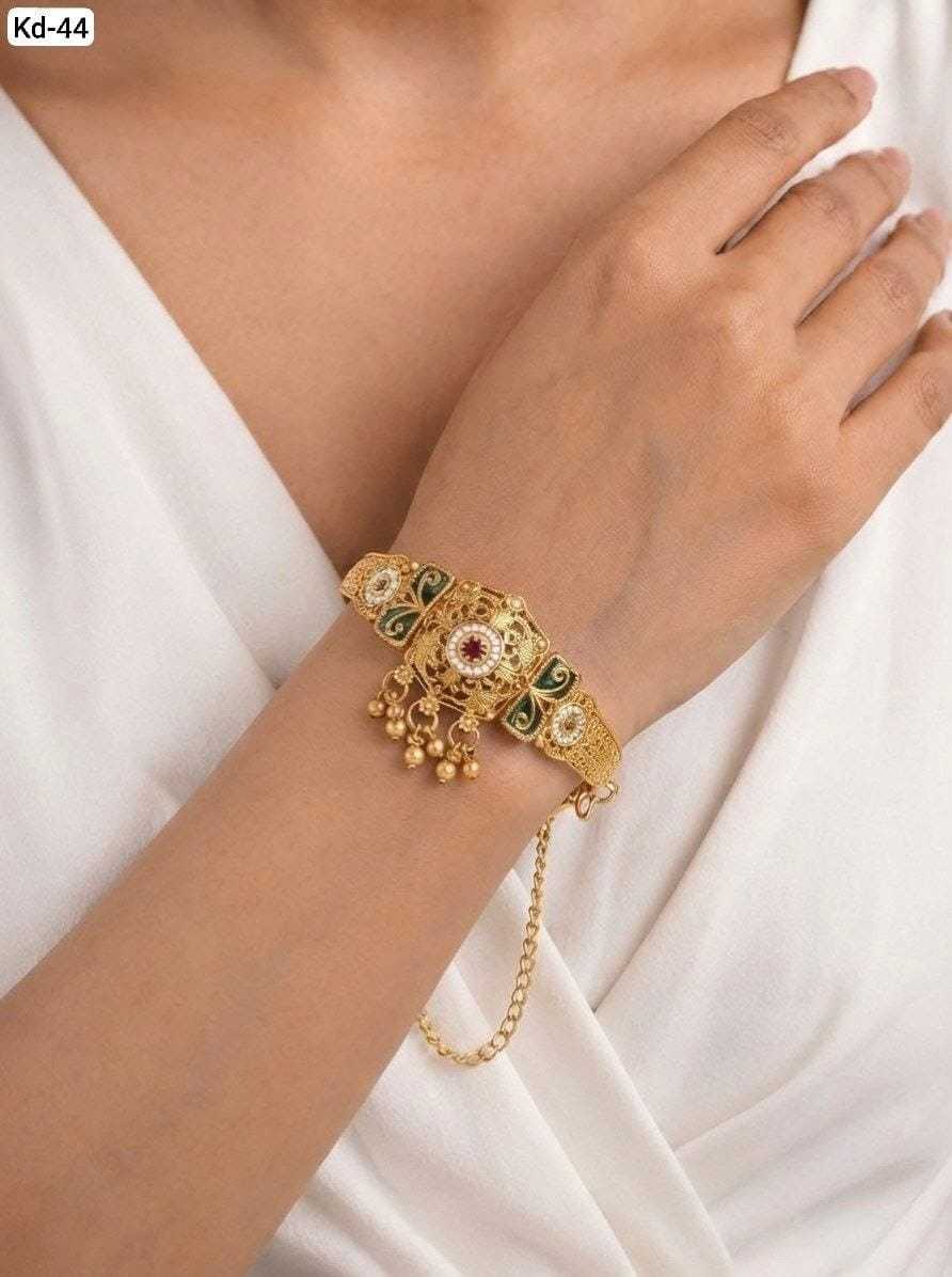 Adjustable Designer Bracelet with Green Centre Stone
