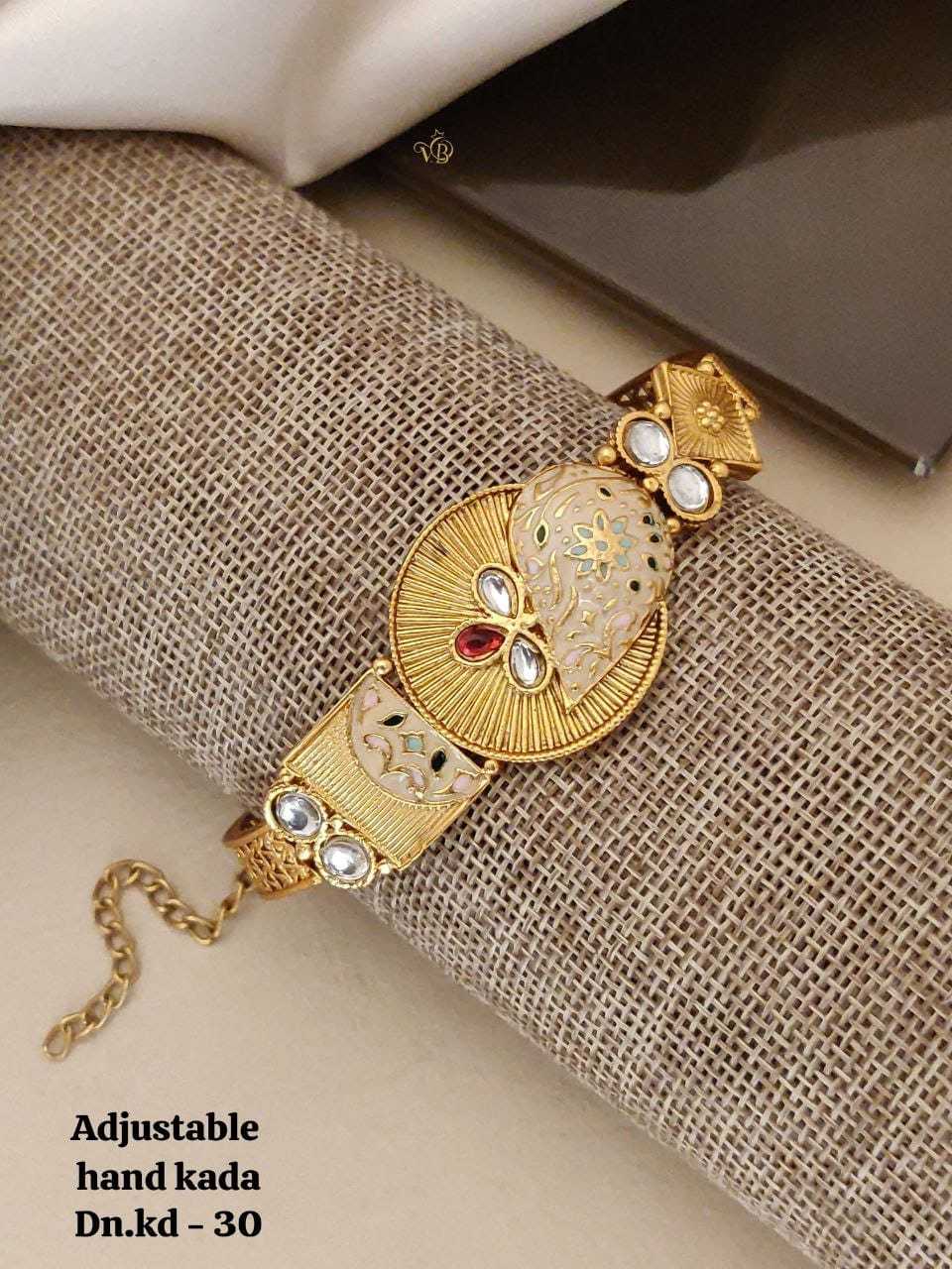 Adjustable Geometric Kada with Green & Red Stones