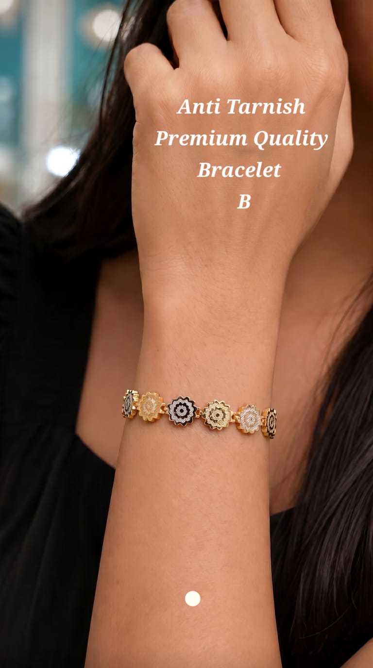Anti Tarnish Link Bracelet in High Shine