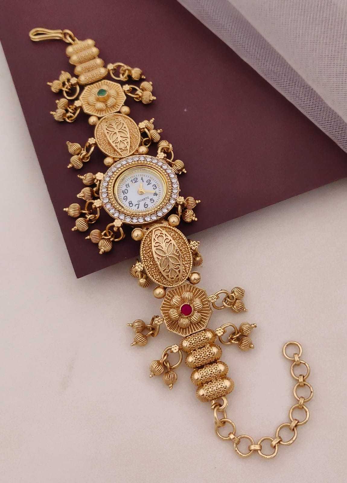 Antique Bajuband Watch with Elephant Motifs