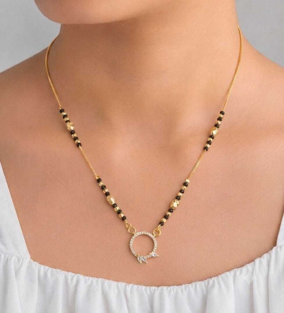 Curved Leaf Pendant Short Mangalsutra