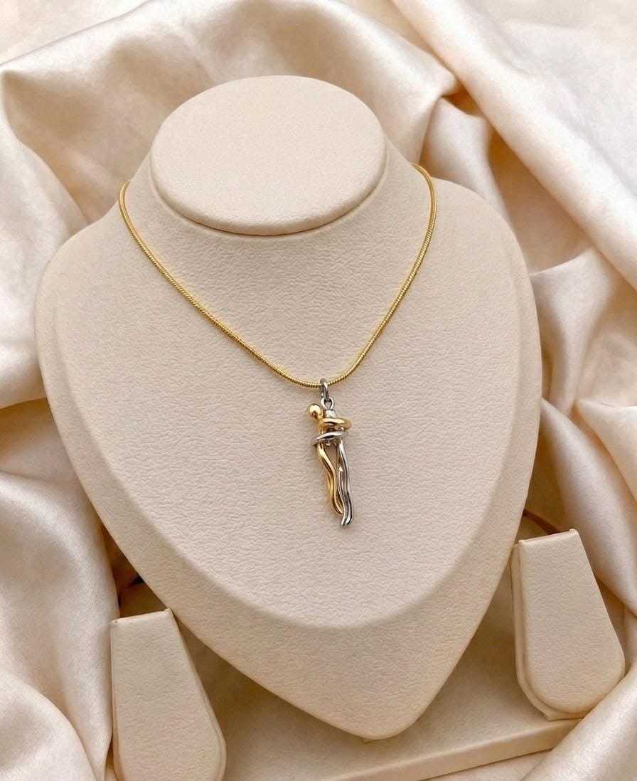 Dual-Tone Hugging Couple Pendant Necklace