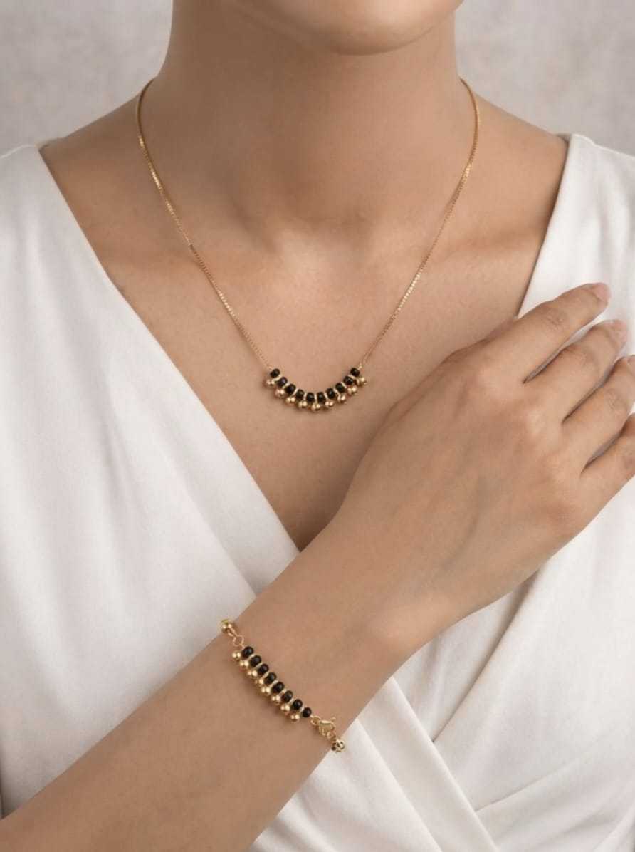 Fine Chain Necklace & Bracelet Set in Gold Tone
