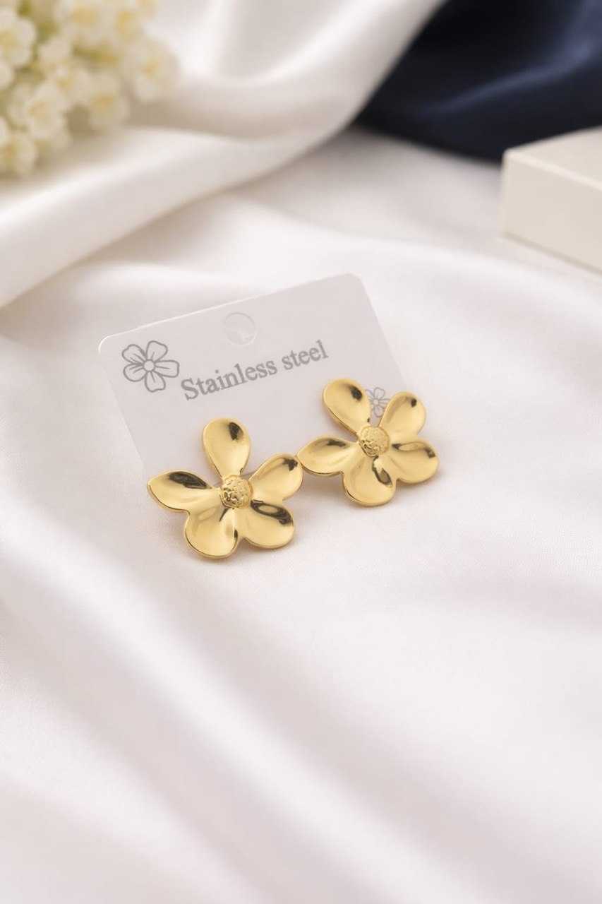 Five Petal Blossom Sculpted Pendant