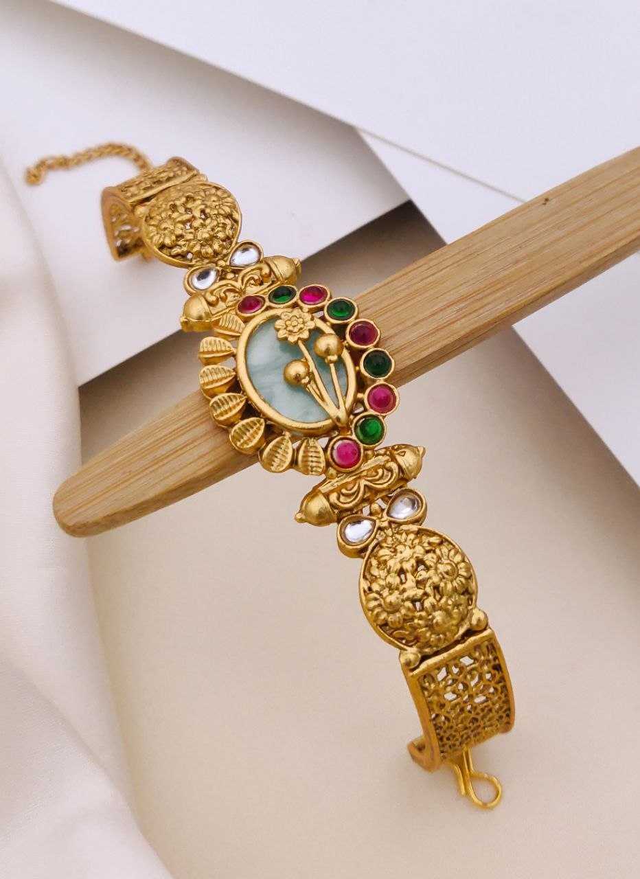 Floral Vanki Bracelet in Matte Gold