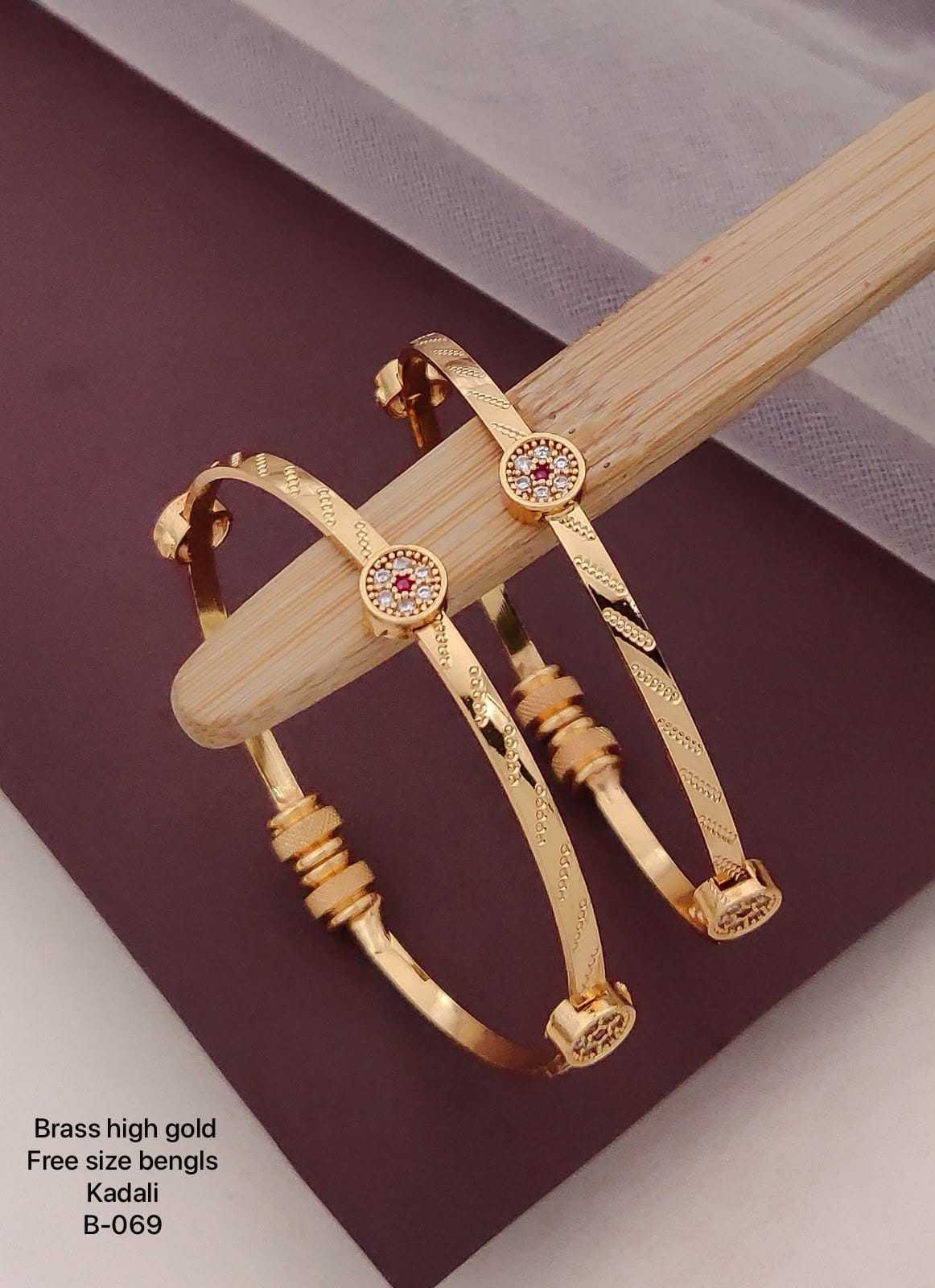 Free Size Kadi Bangles with White Stone Heart