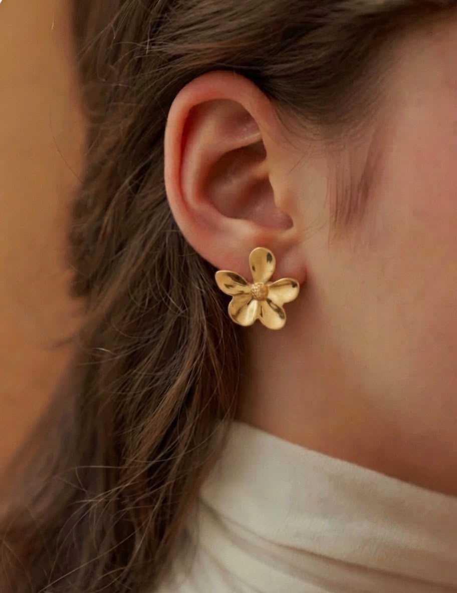 Glossy Gold Seashell Stud Earrings