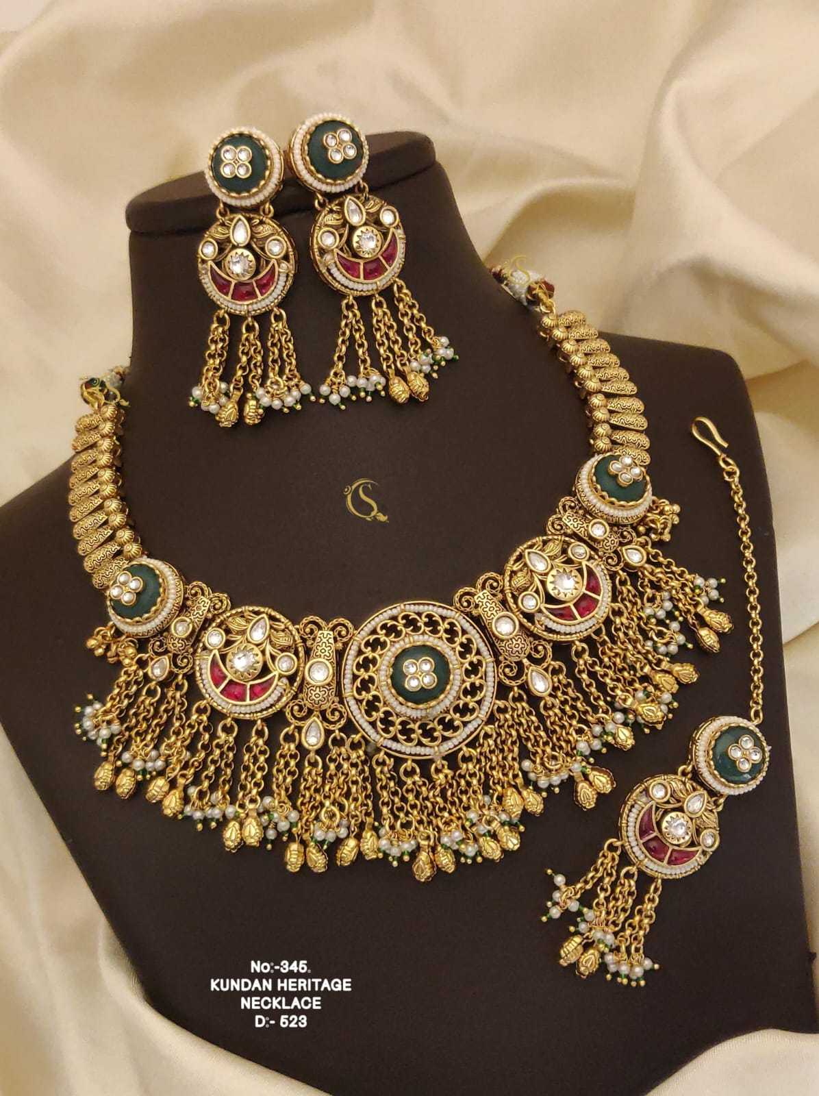 Green and Ruby Medallion Kundan Necklace Set with Maang Tikka