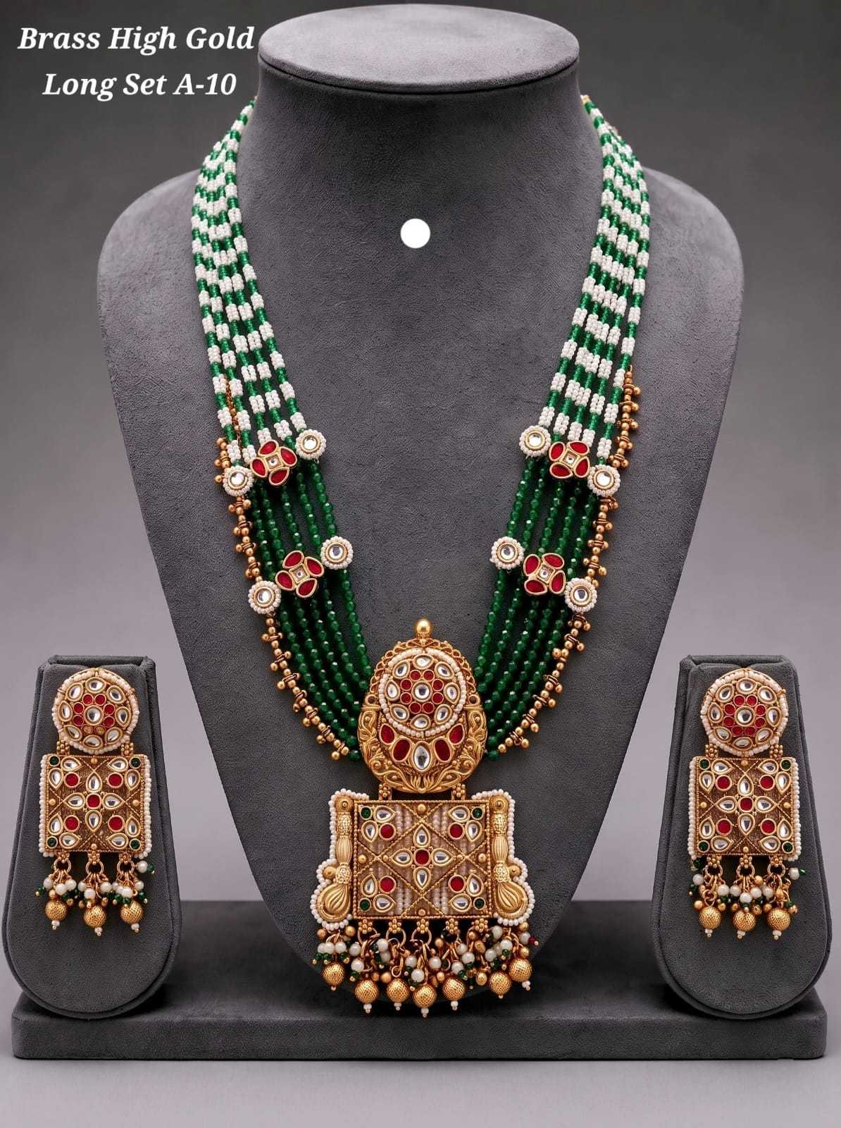 Green Bead Long Set with Square Kundan Pendant