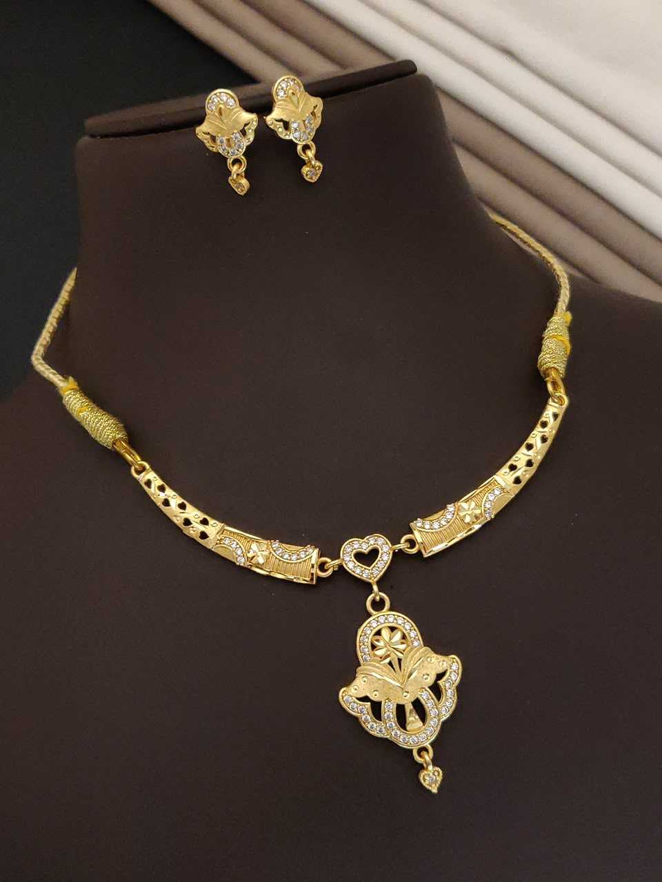 Heart Link Necklace with Floral Crystal Pendant