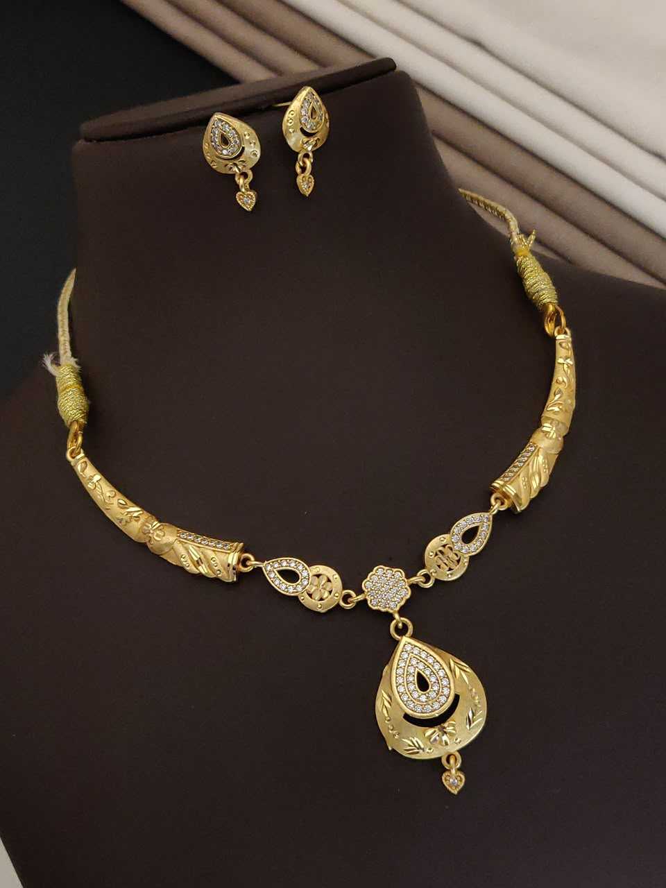 Heart Link Necklace with Floral Crystal Pendant