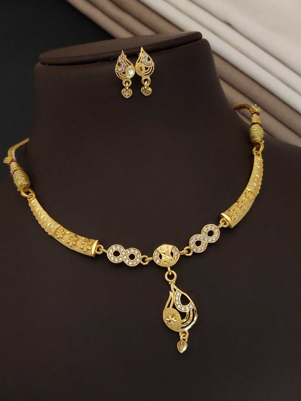 Heart Link Necklace with Floral Crystal Pendant