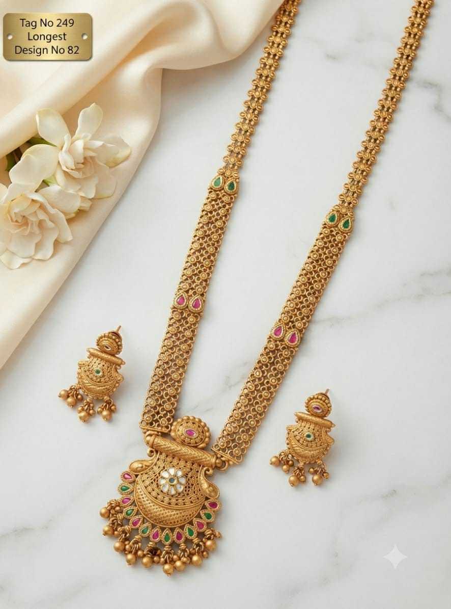 Kalash Pendant Filigree Long Necklace Set with Kundan Flower
