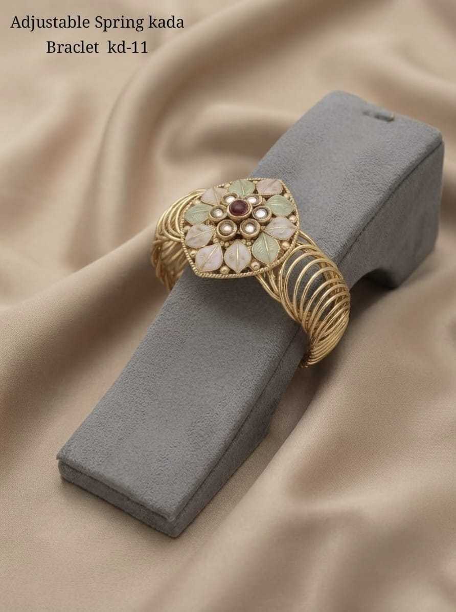 Kundan Pearl Floral Adjustable Spring Kada