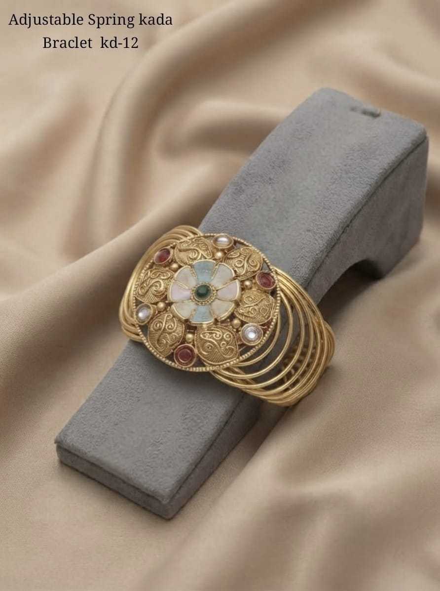 Kundan Pearl Floral Adjustable Spring Kada