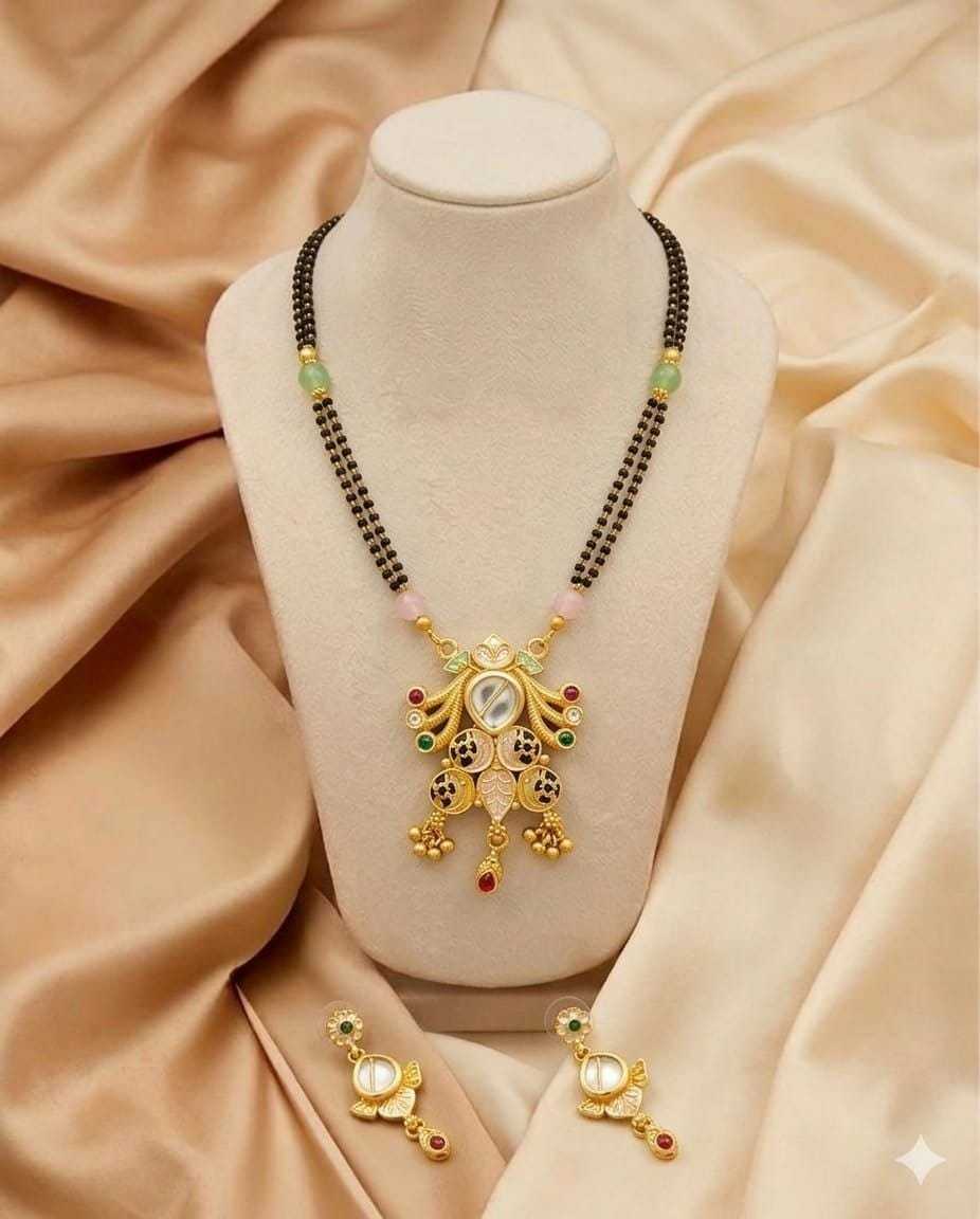 Kundan Pendant Mangalsutra with Enamel Detail