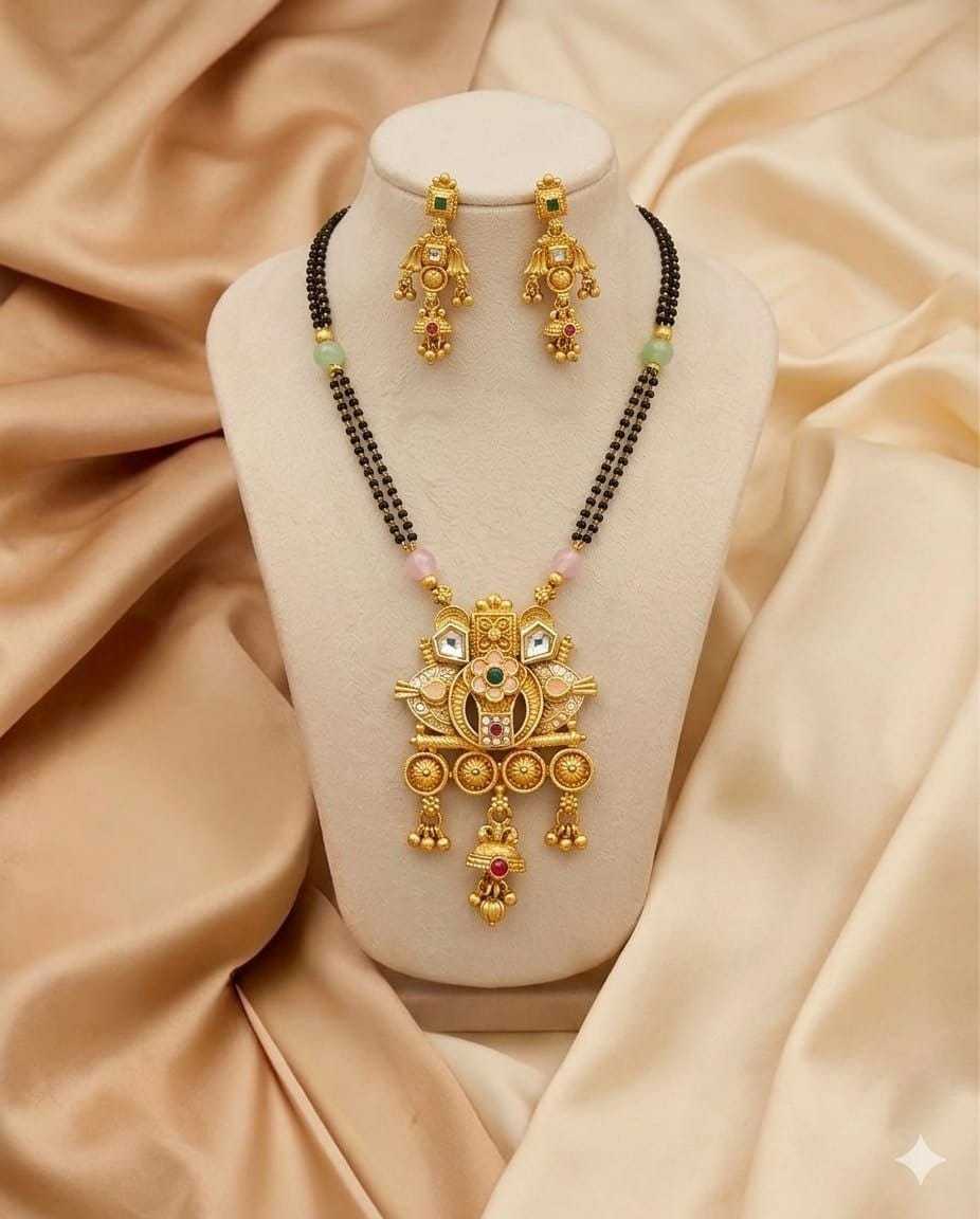Kundan Pendant Mangalsutra with Enamel Detail