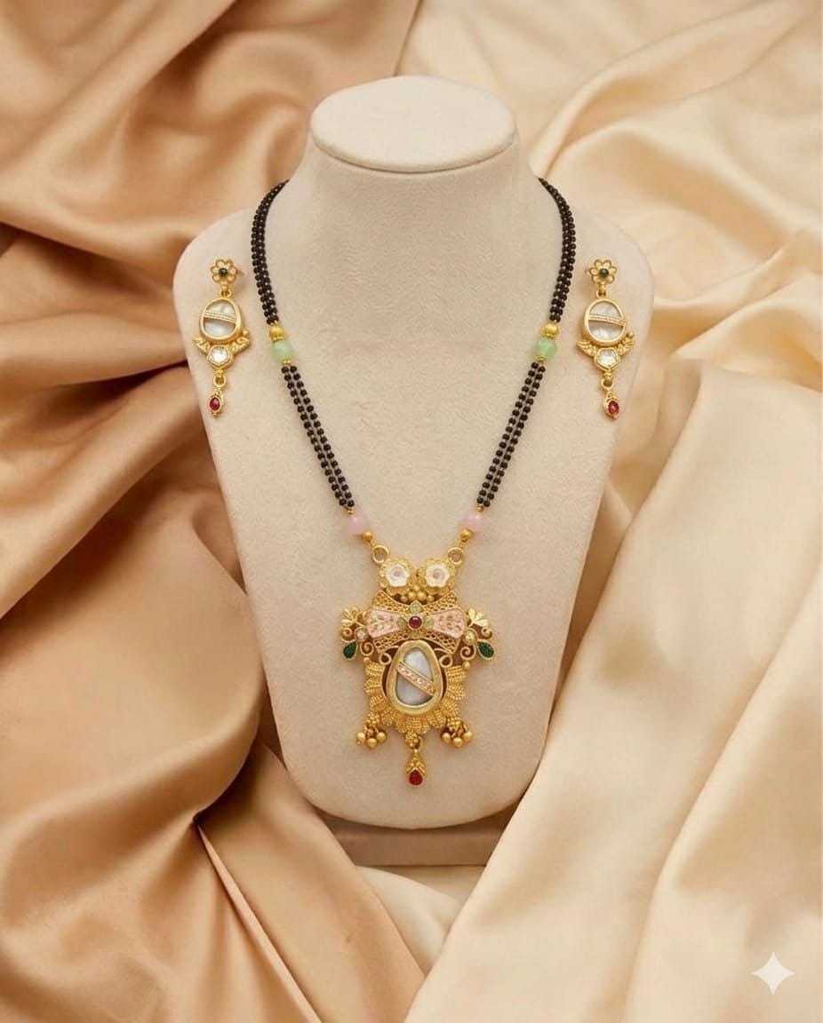 Kundan Pendant Mangalsutra with Enamel Detail