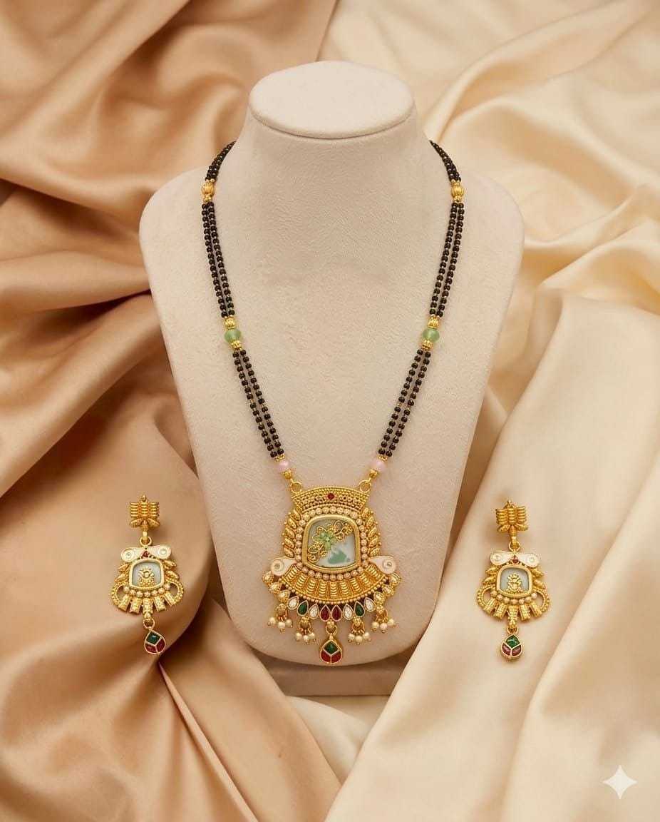 Kundan Pendant Mangalsutra with Enamel Detail