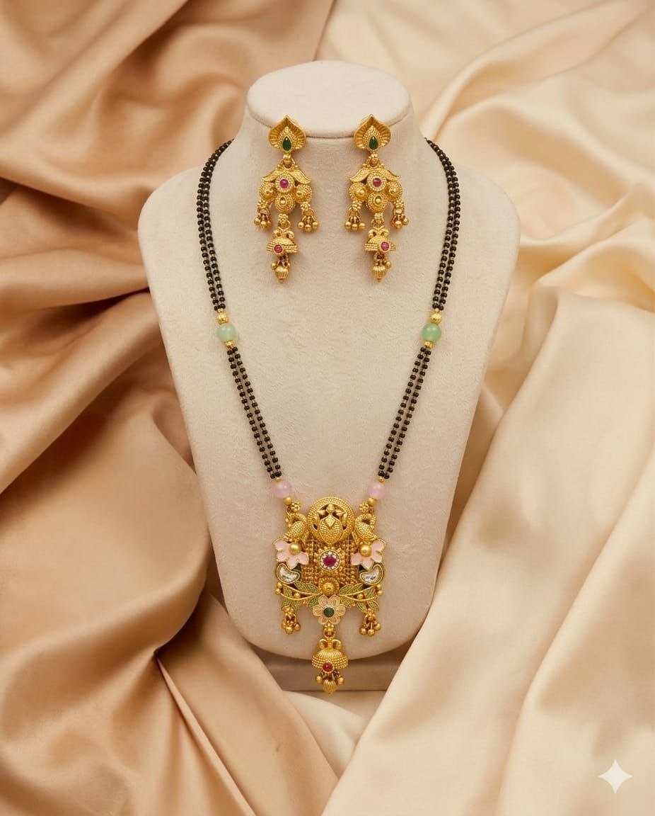 Kundan Pendant Mangalsutra with Enamel Detail