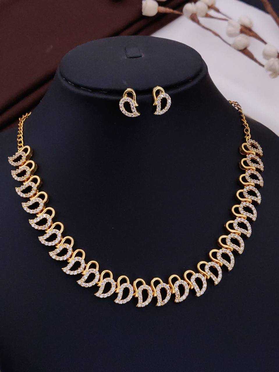 Mango Paisley Necklace Set with White Stones