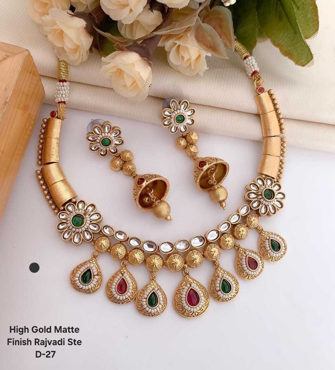 Matte Kundan Choker with Teardrop Fringe