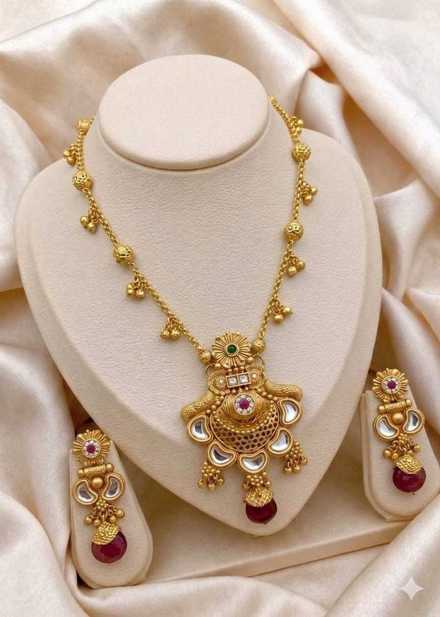 Meenakari Enamel Necklace Set in White & Green