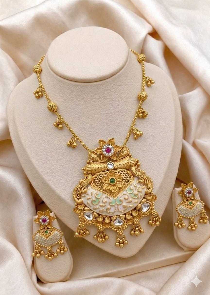 Meenakari Enamel Necklace Set in White & Green