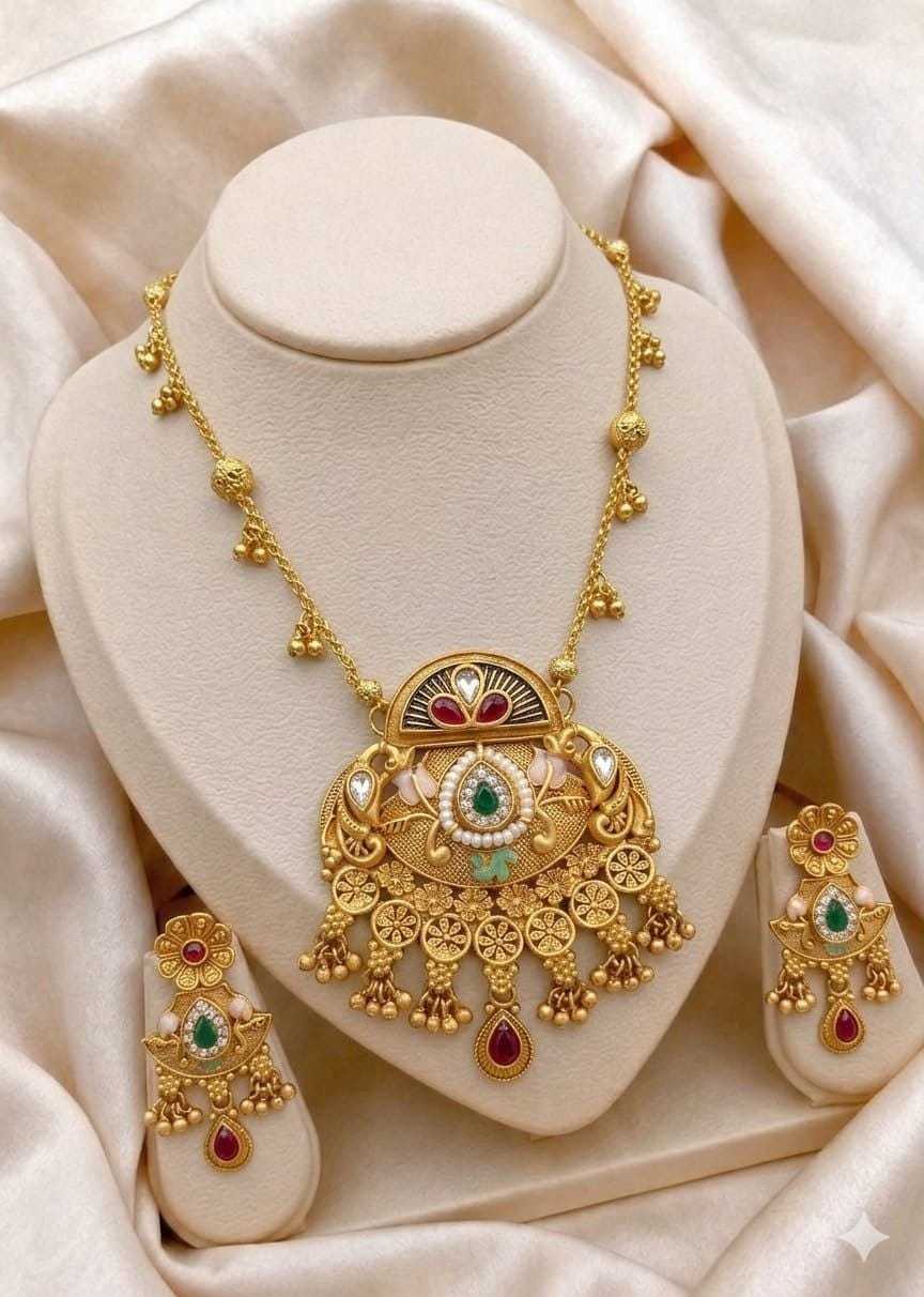 Meenakari Enamel Necklace Set in White & Green