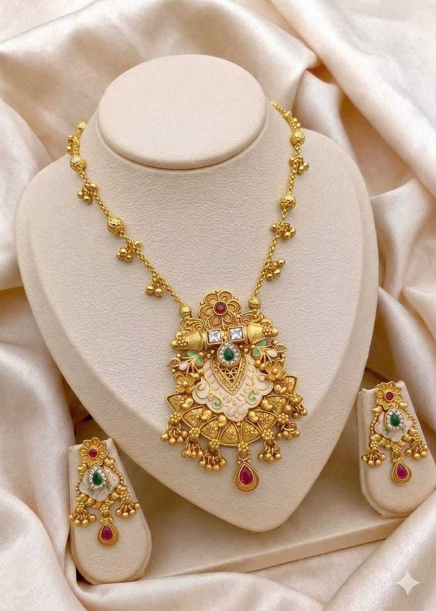 Meenakari Enamel Necklace Set in White & Green