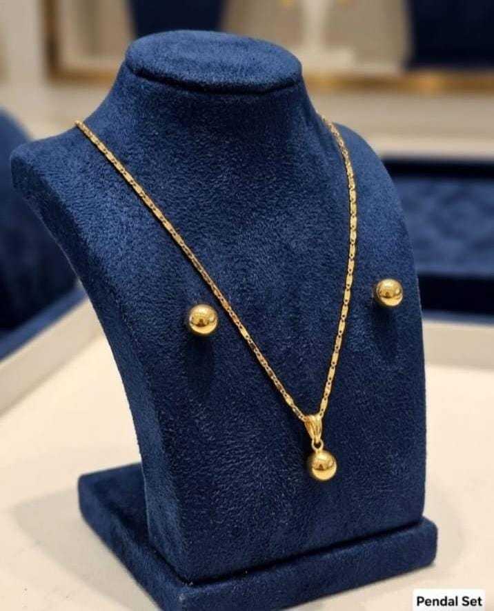 Minimal Gold-Plated Ball Drop Pendant Chain with Ball Stud Earrings