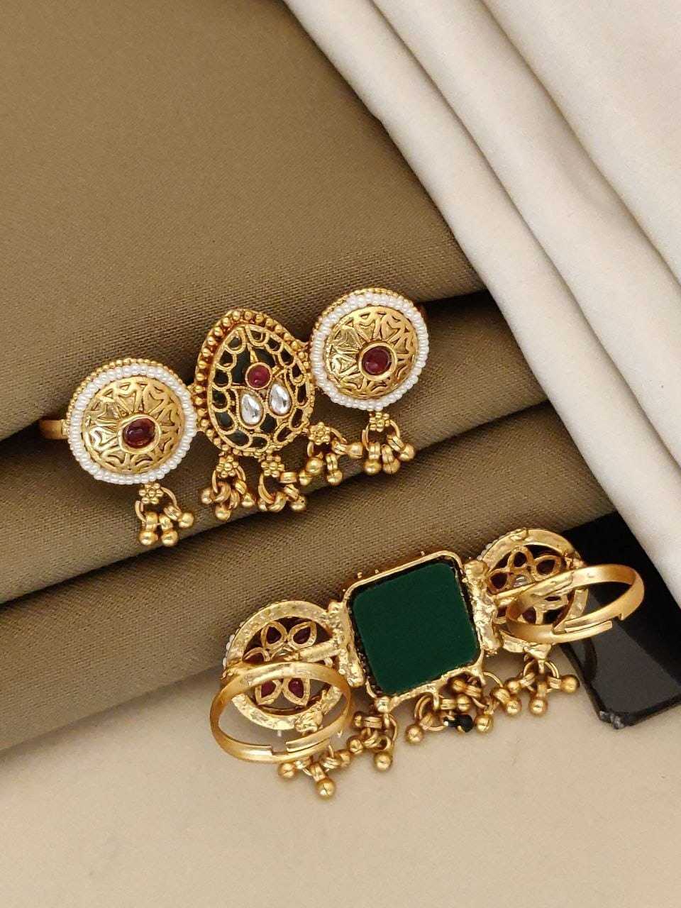 Multi Ring Set with Green Centre & Bead Drops