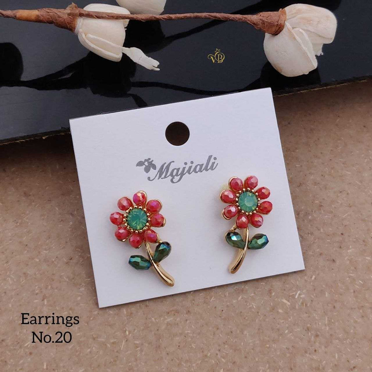 Openwork Heart Stud Earrings in Gold Tone
