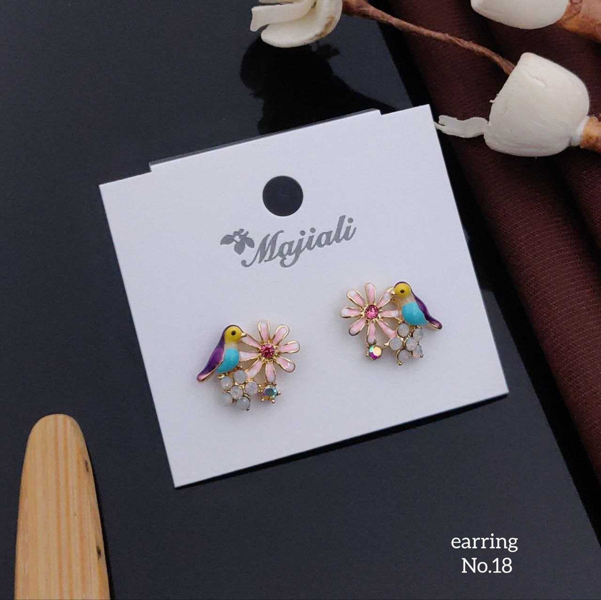 Openwork Heart Stud Earrings in Gold Tone