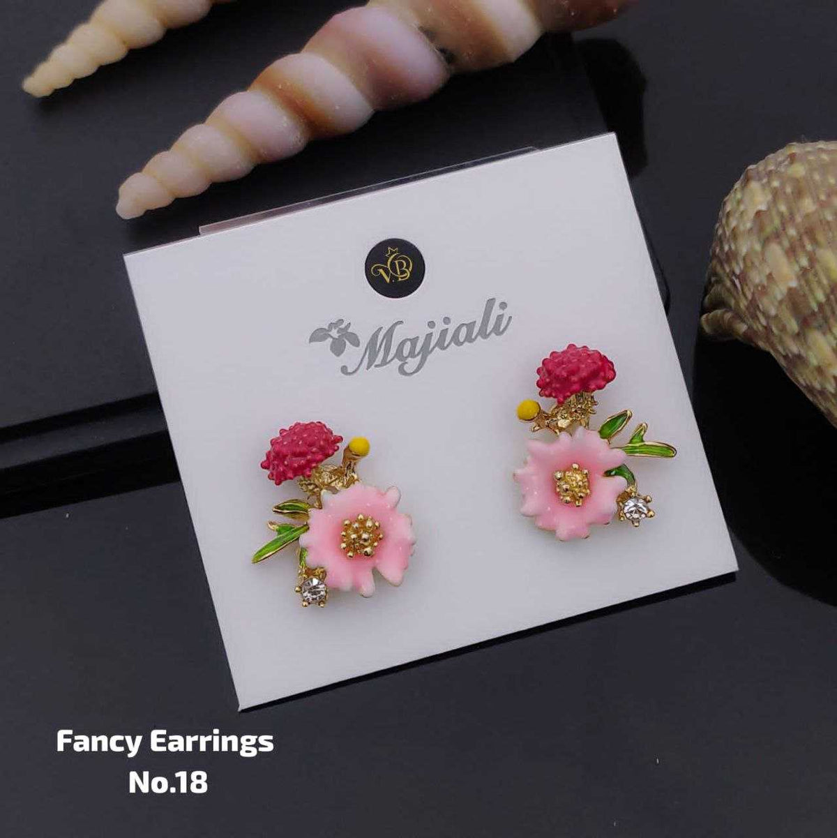 Openwork Heart Stud Earrings in Gold Tone