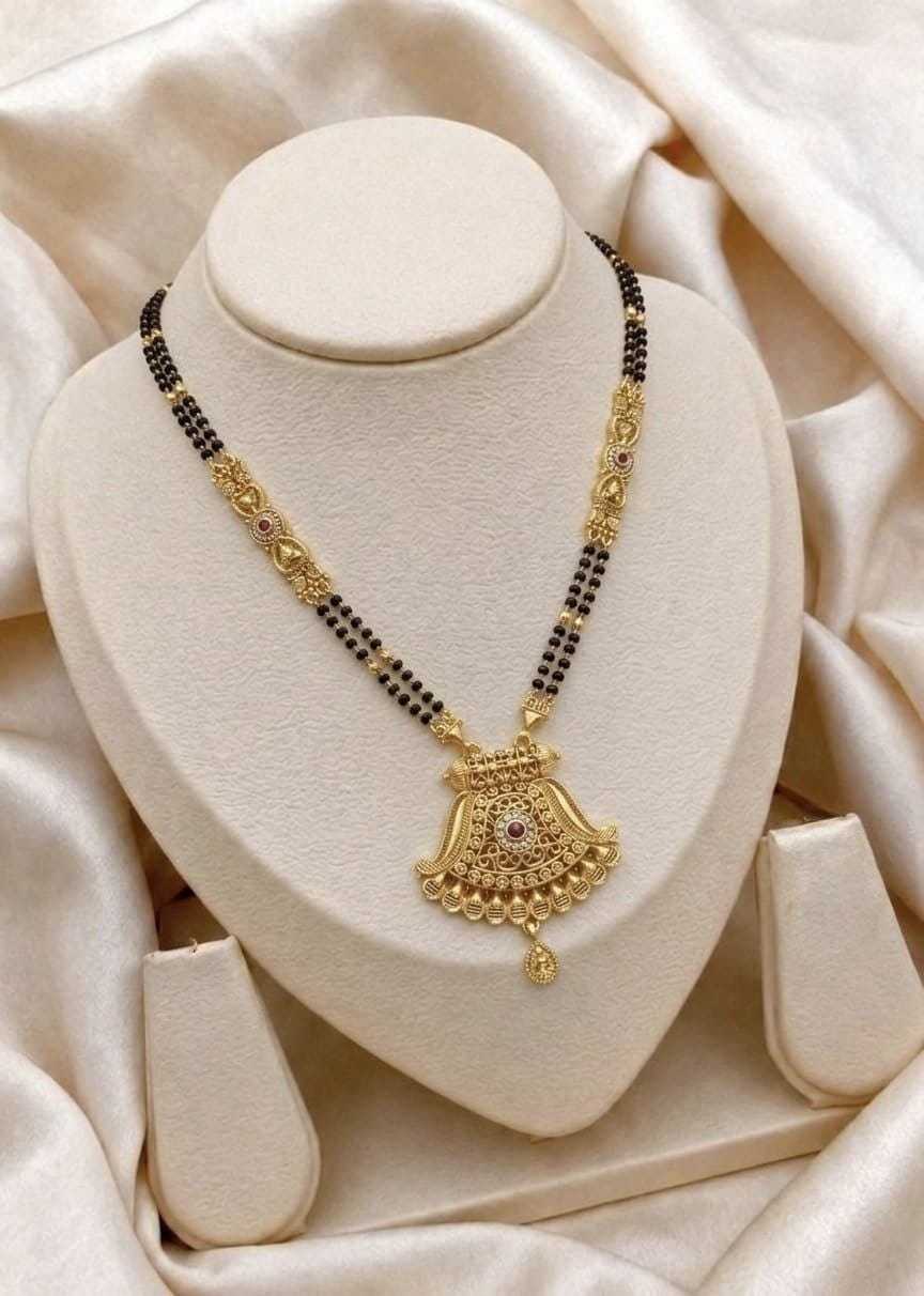 Ornate Pendant Mangalsutra with Bead Stations