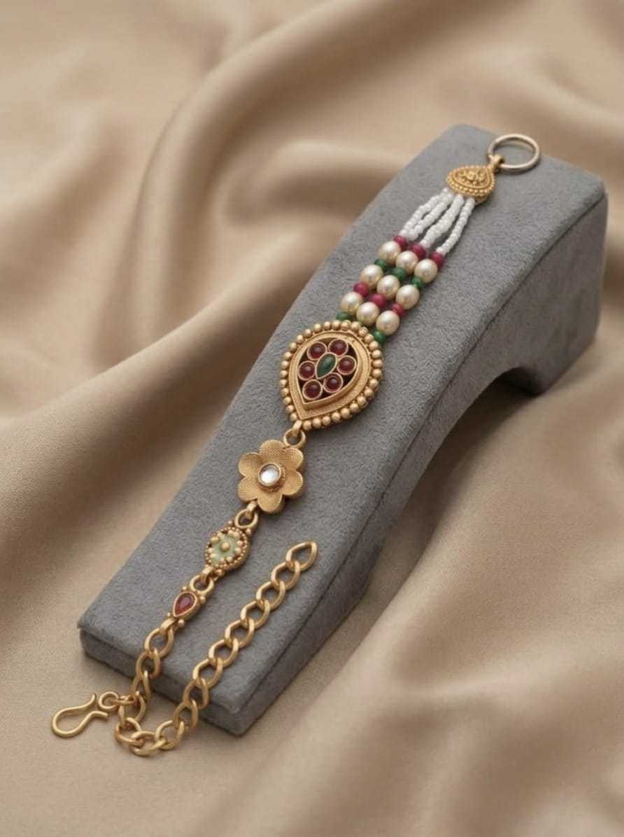 Pearl Strand Hand Bracelet with Kundan Centre