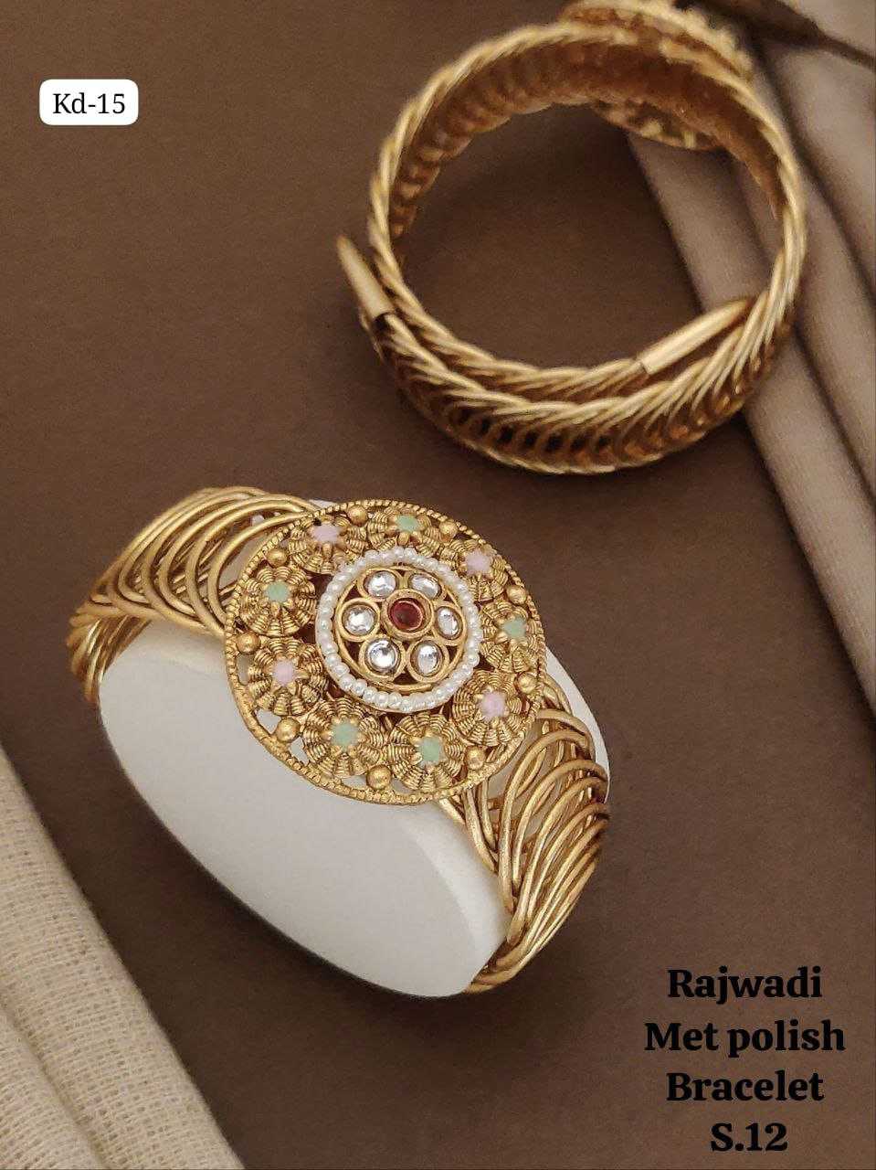Rajwadi Matt Polish Spring Kada with Kundan