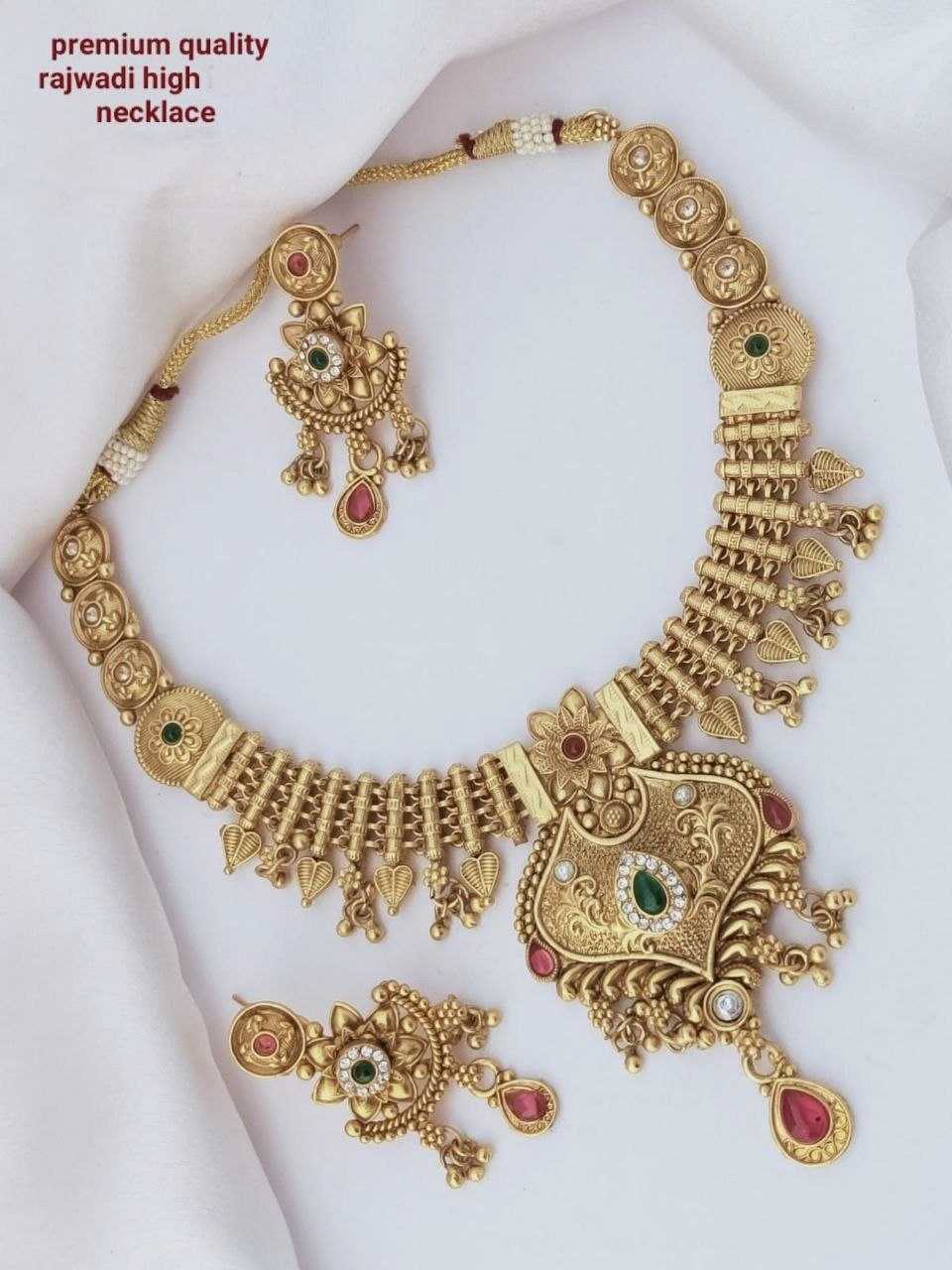 Rajwadi Necklace Set with Floral & Leaf Motifs