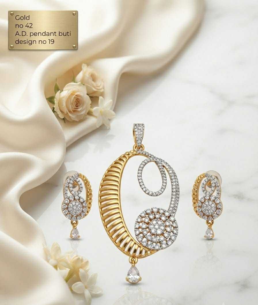 Ribbed Crescent AD Pendant Set with Swirl Cluster