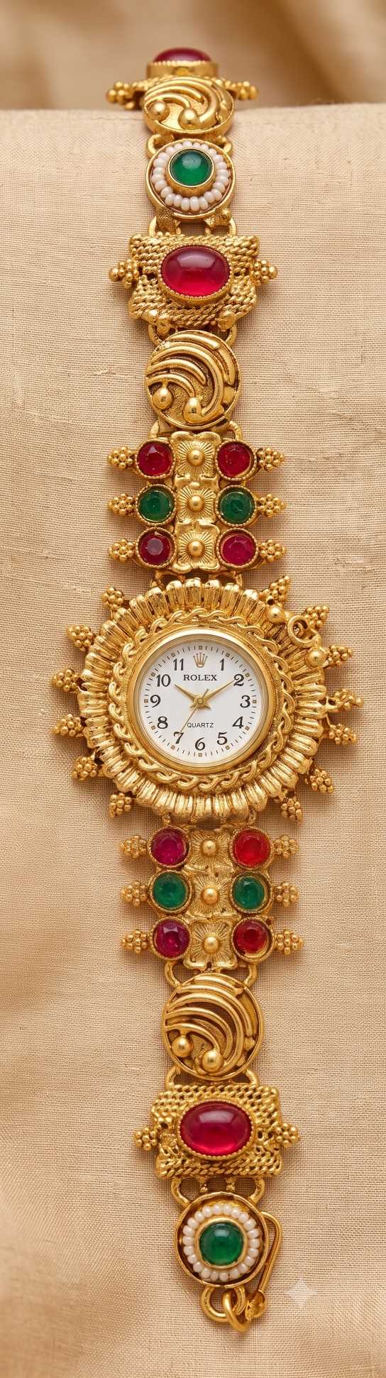 Round White Dial Antique Bracelet Watch