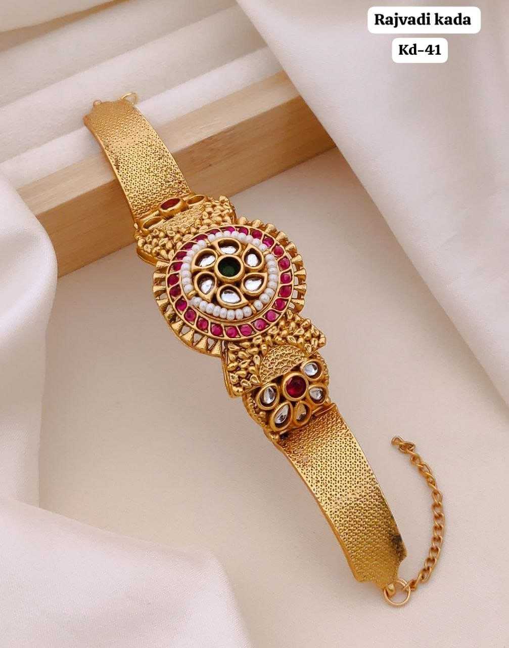 Royal Rajvadi Textured Kada Cuff