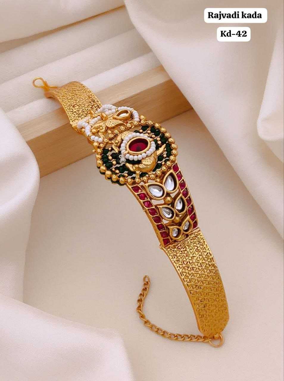 Royal Rajvadi Textured Kada Cuff