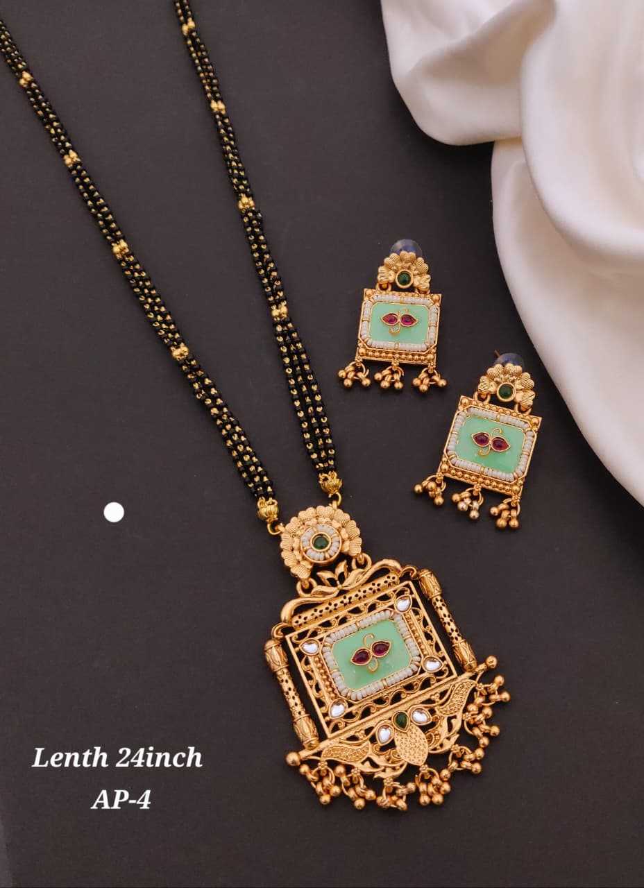 Tanmaniya Pendant & Bracelet Combo Set