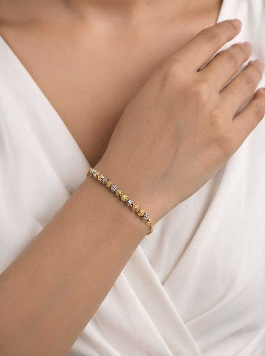 Three-Tone Chain Bracelet with Crystal Geometric Centre