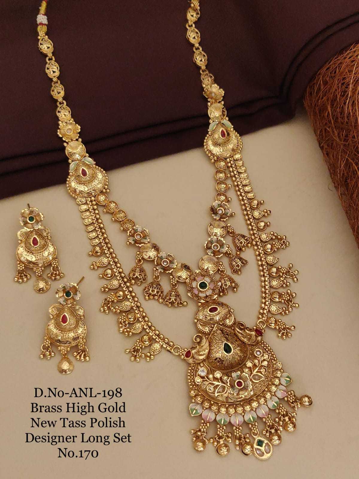 Two-Layer Paisley Pendant Long Set with Green Stone