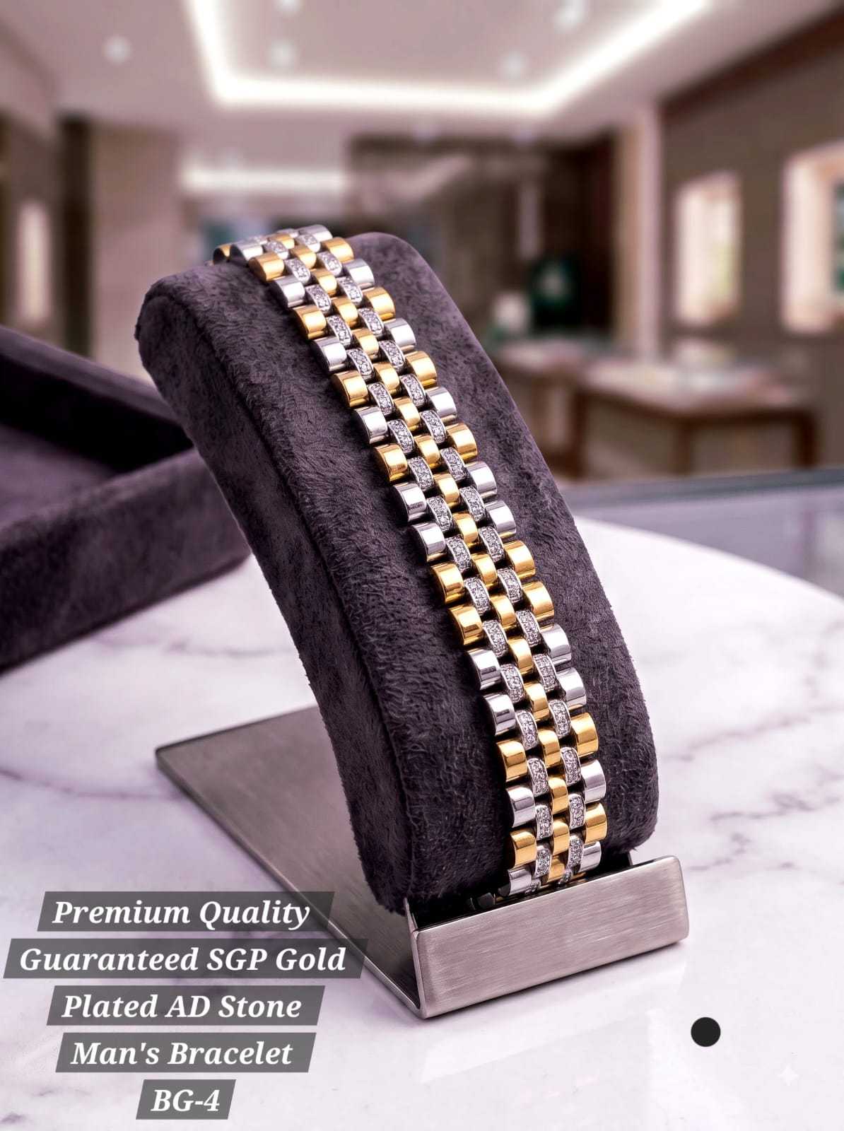 Design A: three-piece gold and silver links