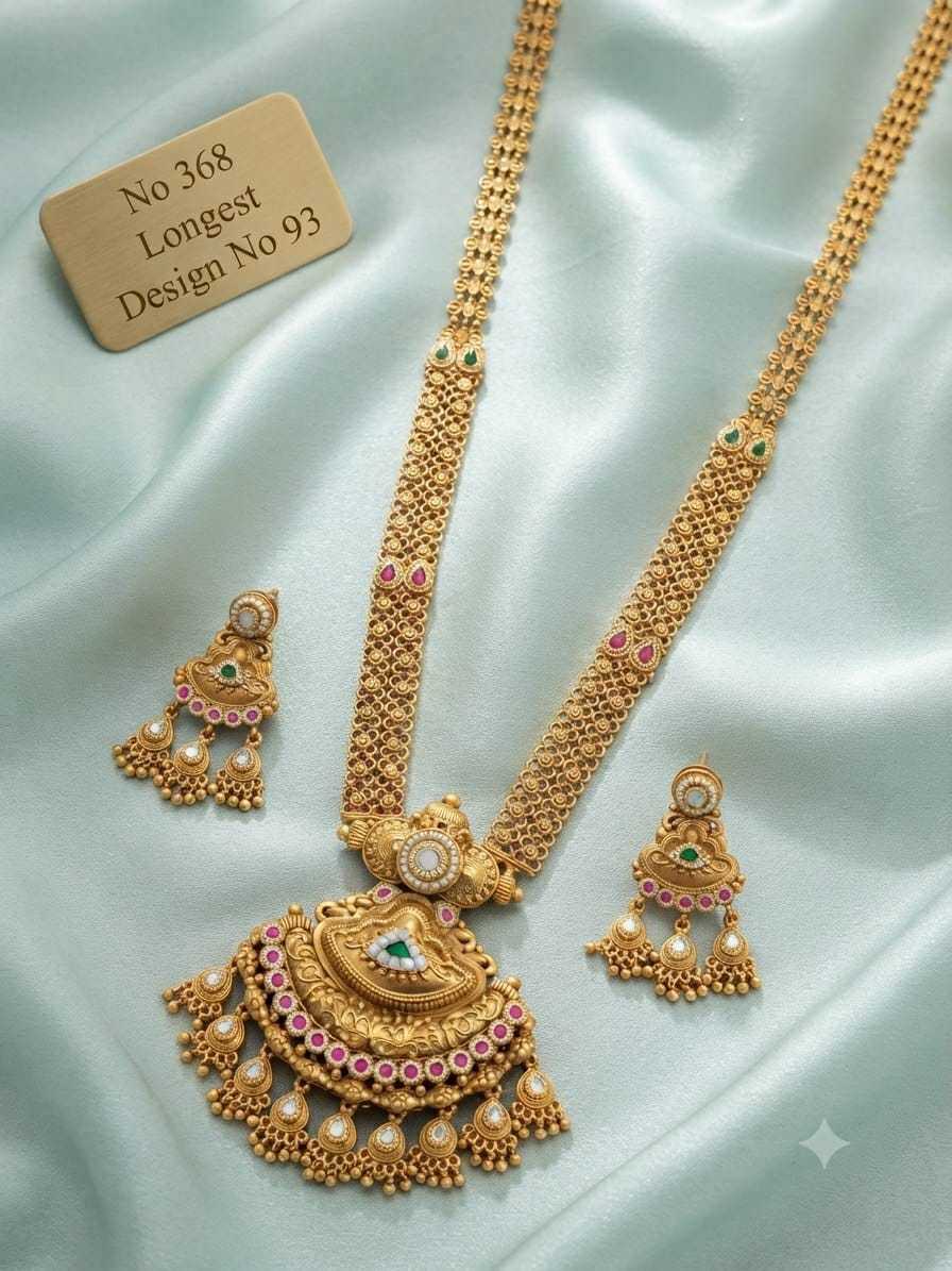 Wide Crescent Pendant Rani Haar Set with Pearl Drops
